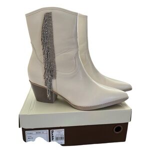 NIB~ Rhinestone Fringe Western
Ankle Boot
OASIS SOCIETY. Size 11